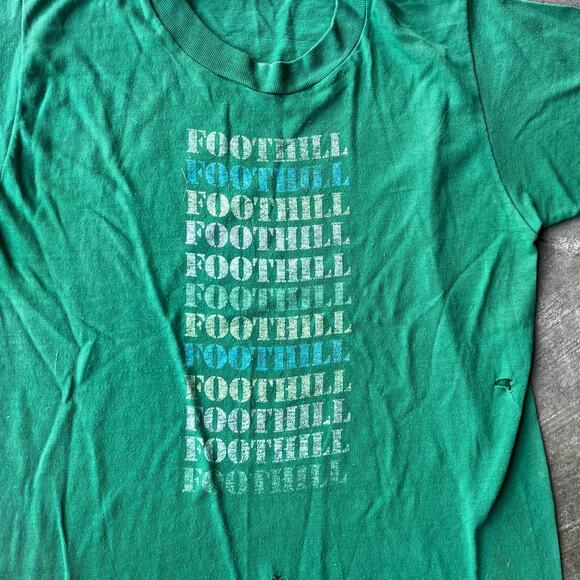 VINTAGE 70S 80S FOOTHILL SCRIPT SHIRT GREEN THIN THRASHED MENS MEDIUM - Picture 3 of 5